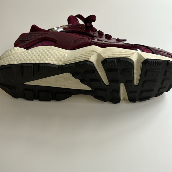 Nike Air Huarache Dark Beetroot - Limited Edition - Picture 3 of 5